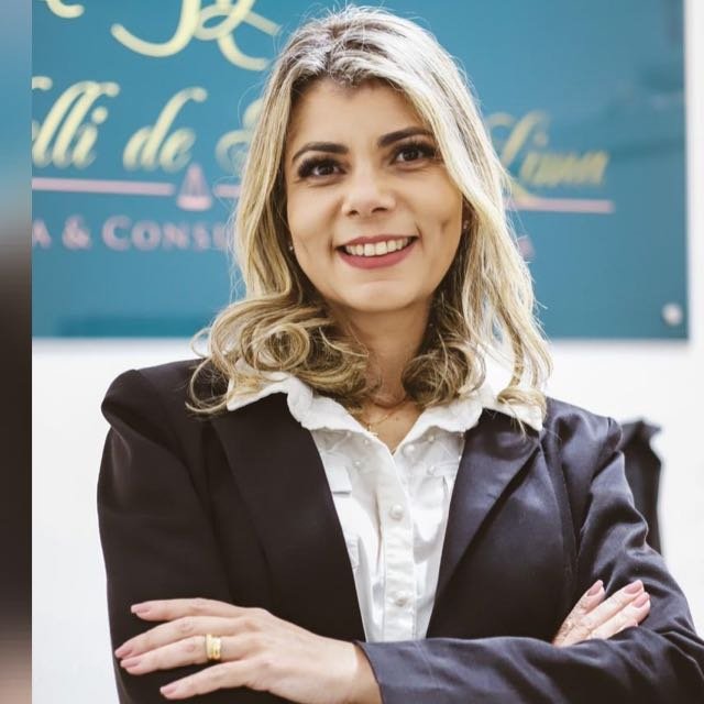 Dra. Kelli Lima no escritório